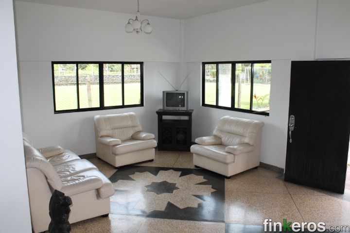 finca con buen saLON - Finca en Pereira, Risaralda